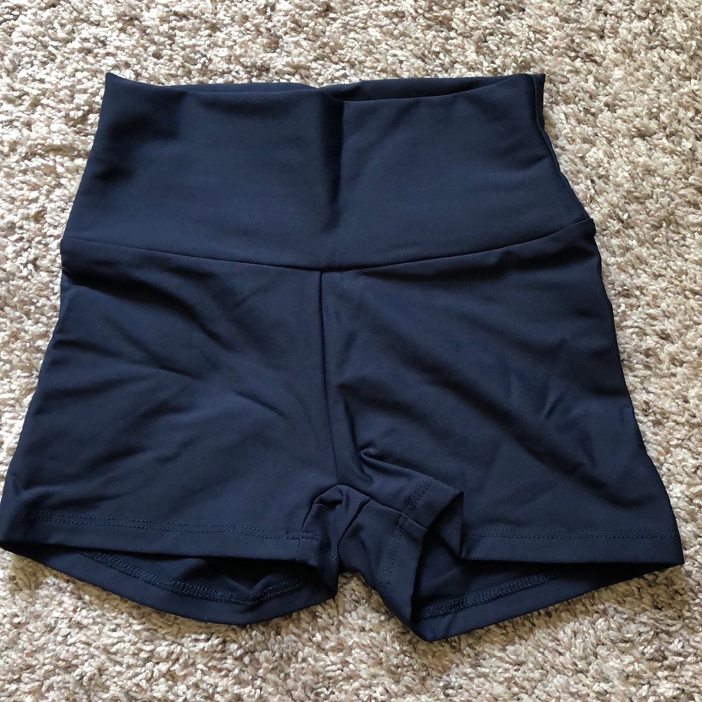 SKATIE BOOTY SHORT